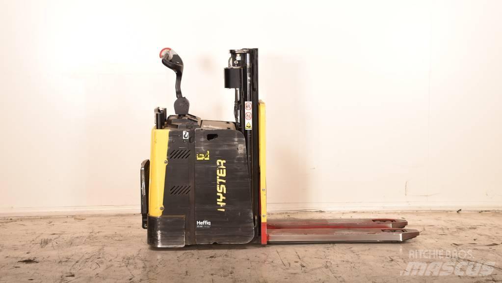 Hyster P2.0SD Žemų aukščių keltuvai su platforma