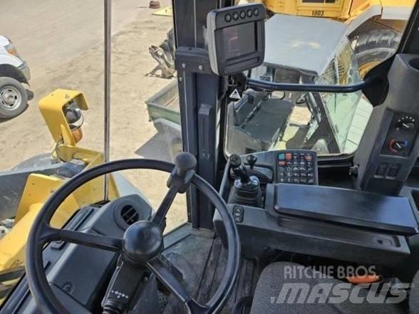 John Deere 544K Naudoti ratiniai krautuvai