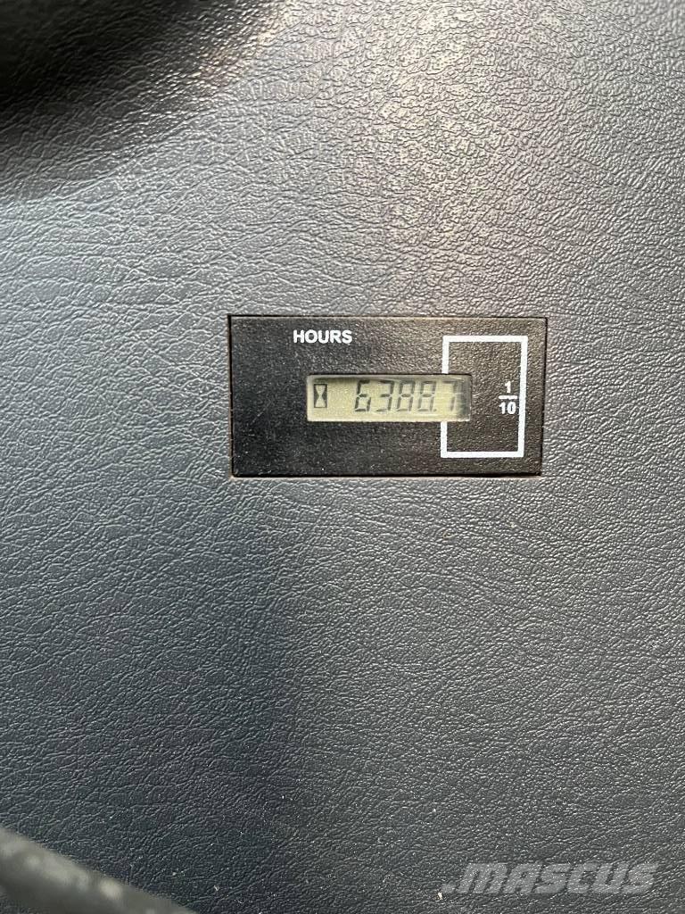 Hyundai HX 145 LCR Vikšriniai ekskavatoriai