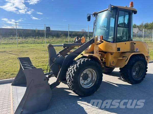 Volvo L 30 B Naudoti ratiniai krautuvai