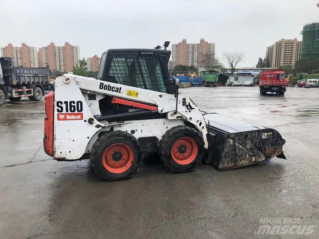 Bobcat S 160 Krautuvai su šoniniu pasukimu
