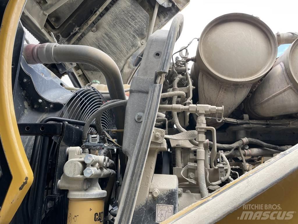 CAT 972M Naudoti ratiniai krautuvai