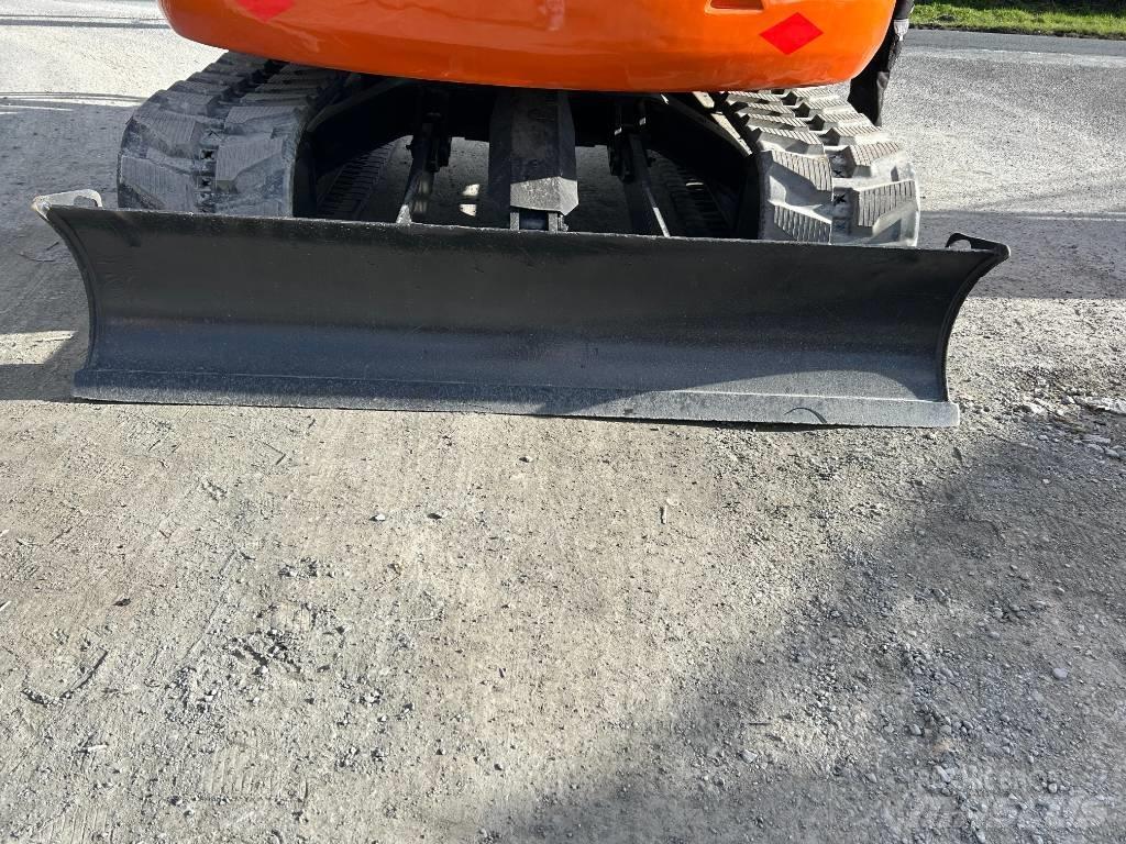 Hitachi ZX85USB-6 Vidutinės galios ekskavatoriai 7-12 t