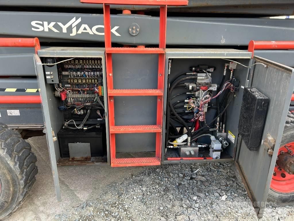 SkyJack SJ 8841 RT Žirkliniai keltuvai
