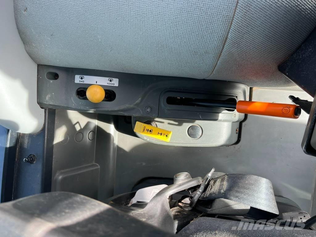 CLAAS Atos 230 Traktoriai