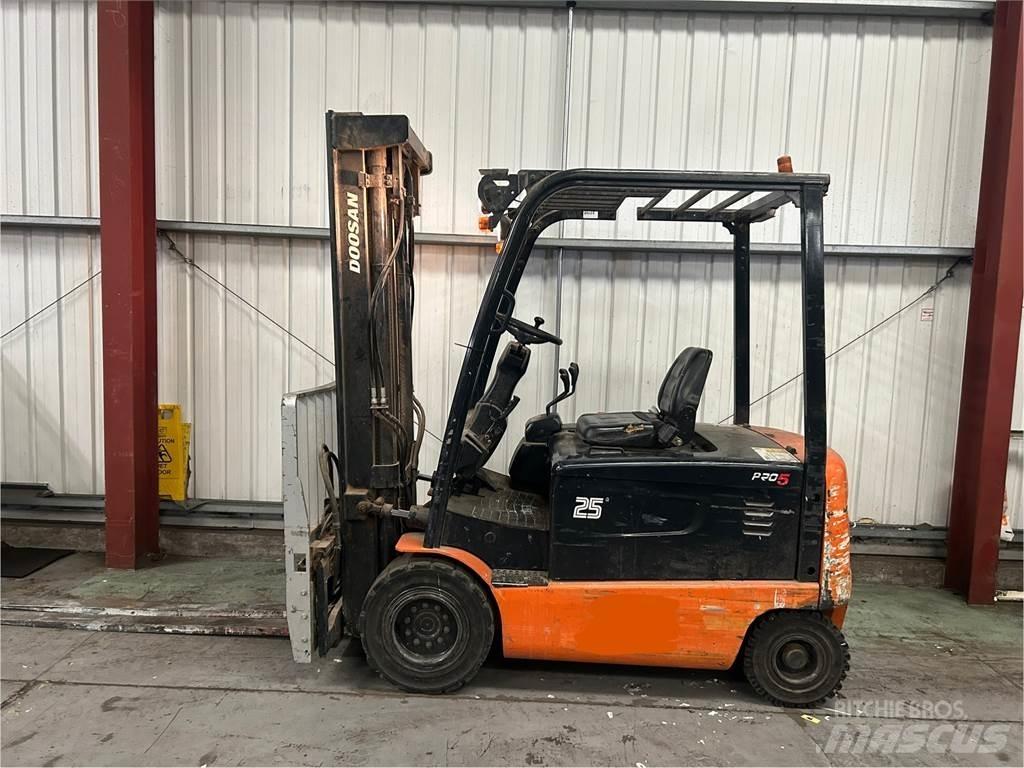 Doosan B25X-5 Elektriniai šakiniai krautuvai