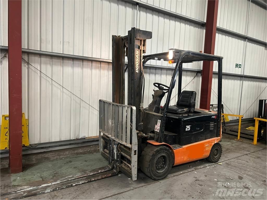 Doosan B25X-5 Elektriniai šakiniai krautuvai