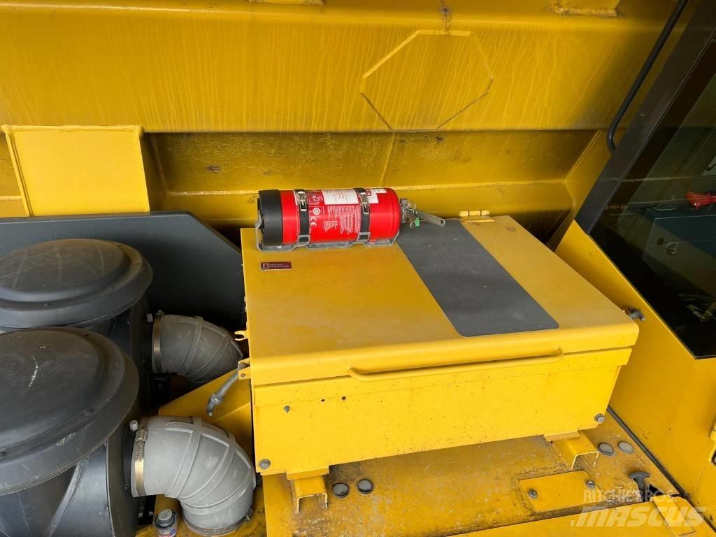 Komatsu 605-7 Atliekų išvežimo technika