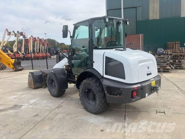 CASE 21 F Naudoti ratiniai krautuvai