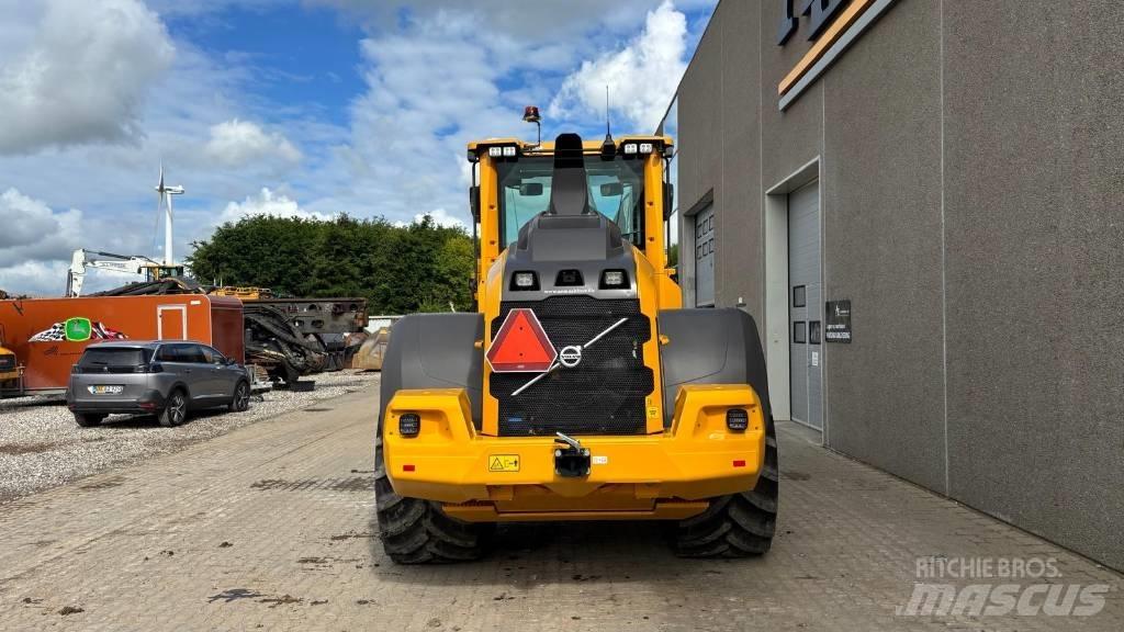 Volvo L 90 H Naudoti ratiniai krautuvai