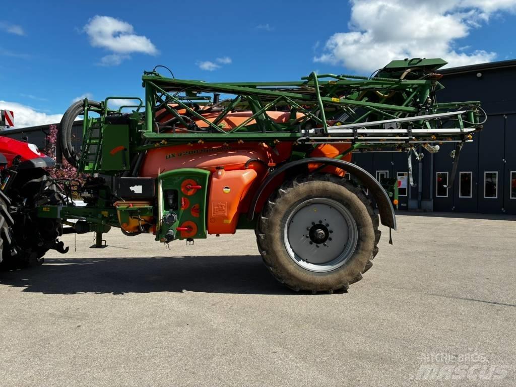 Amazone UX 4200 Prikabinami purkštuvai