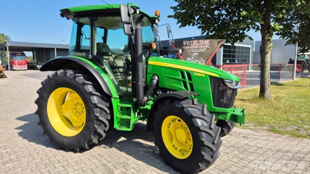John Deere 5090 R Traktoriai