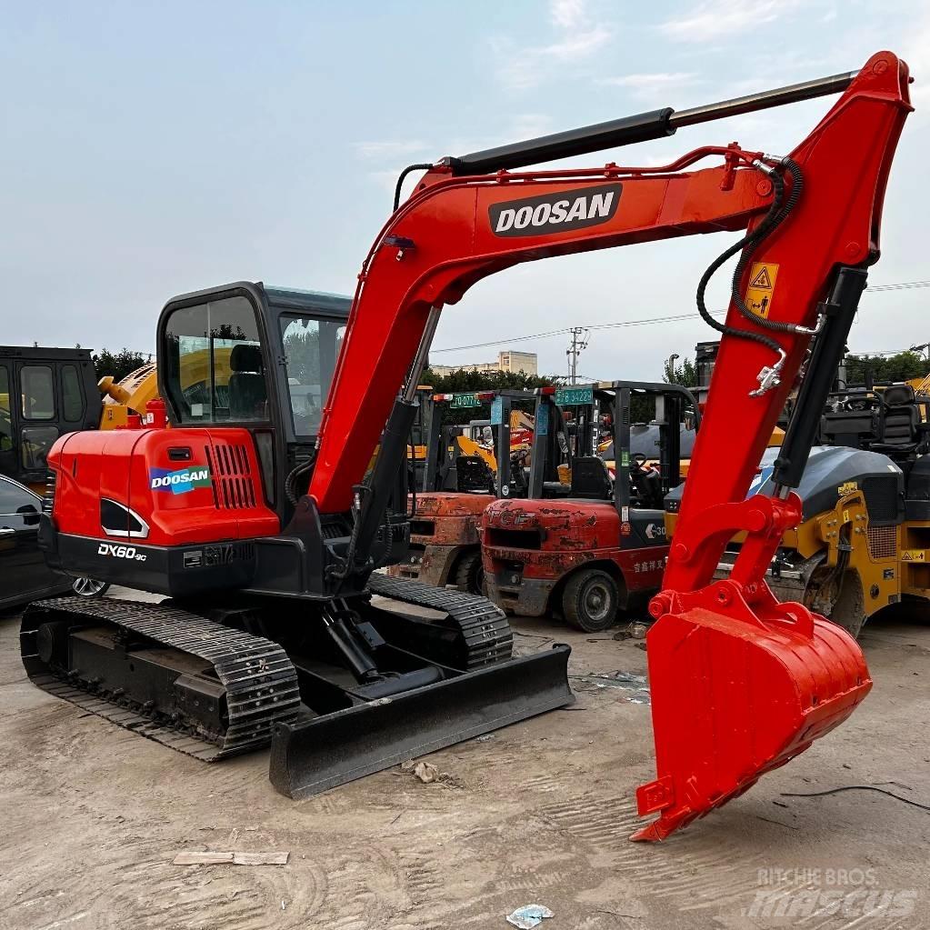 Doosan DX60 Vikšriniai ekskavatoriai