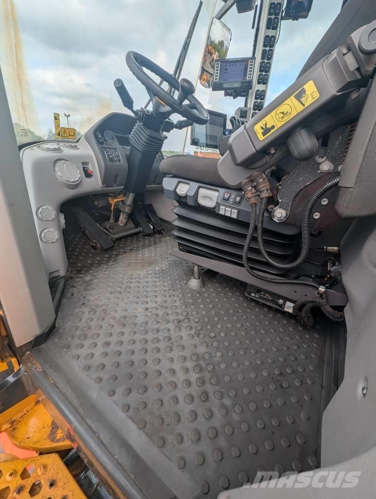 Volvo L 220 H Naudoti ratiniai krautuvai