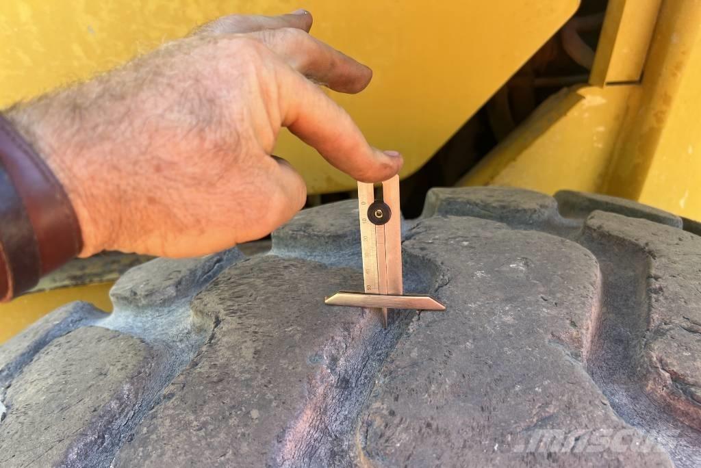 CAT 938 G Naudoti ratiniai krautuvai