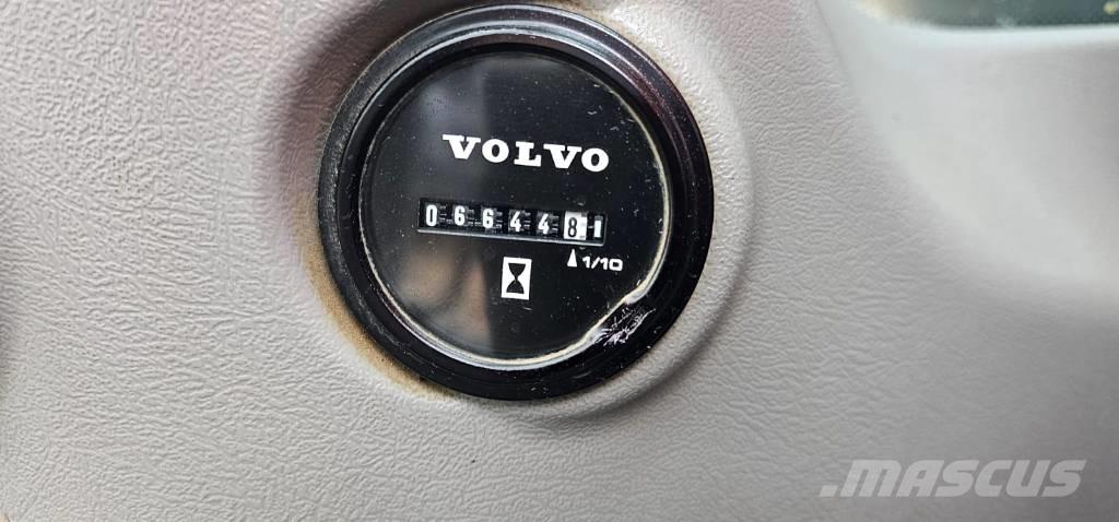 Volvo EC220EL Ekskavatoriai