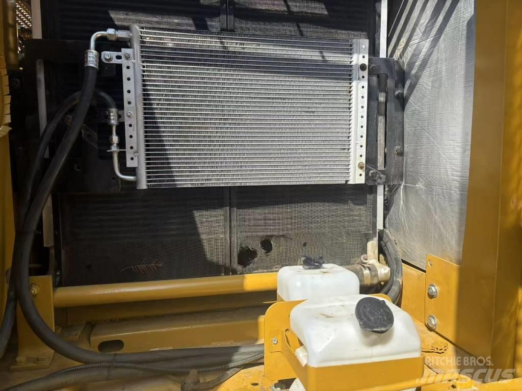 CAT 320 C L Vikšriniai ekskavatoriai