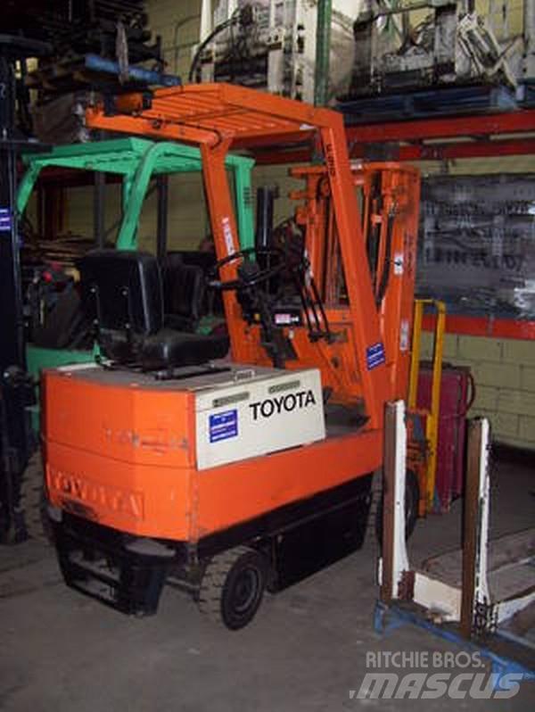 Toyota 2FBCA15 Elektriniai šakiniai krautuvai