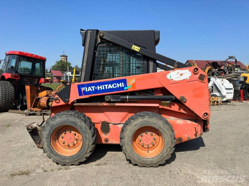Fiat-Hitachi SL55B Krautuvai su šoniniu pasukimu