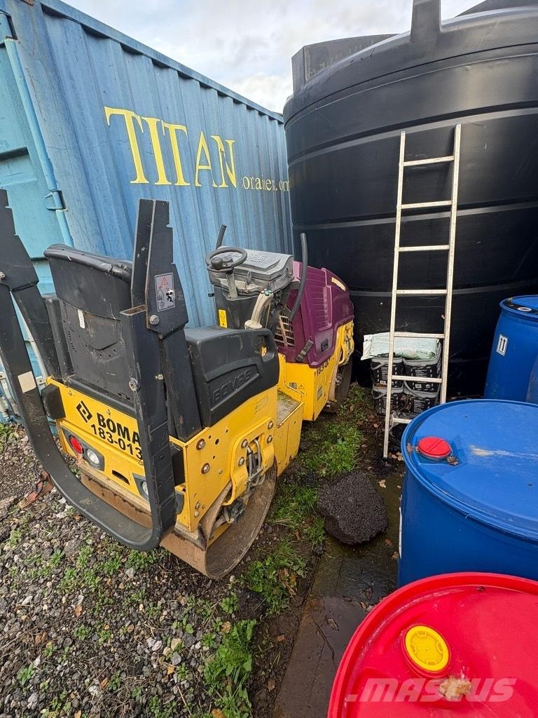 Bomag BW 80 AD-5 Porinių būgnų volai