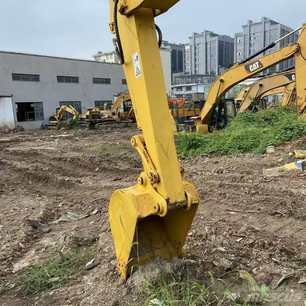 Komatsu PC 60 Vikšriniai ekskavatoriai