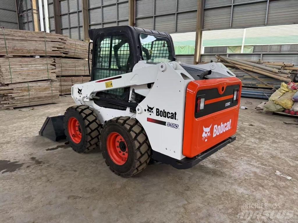 Bobcat S 550 Krautuvai su šoniniu pasukimu