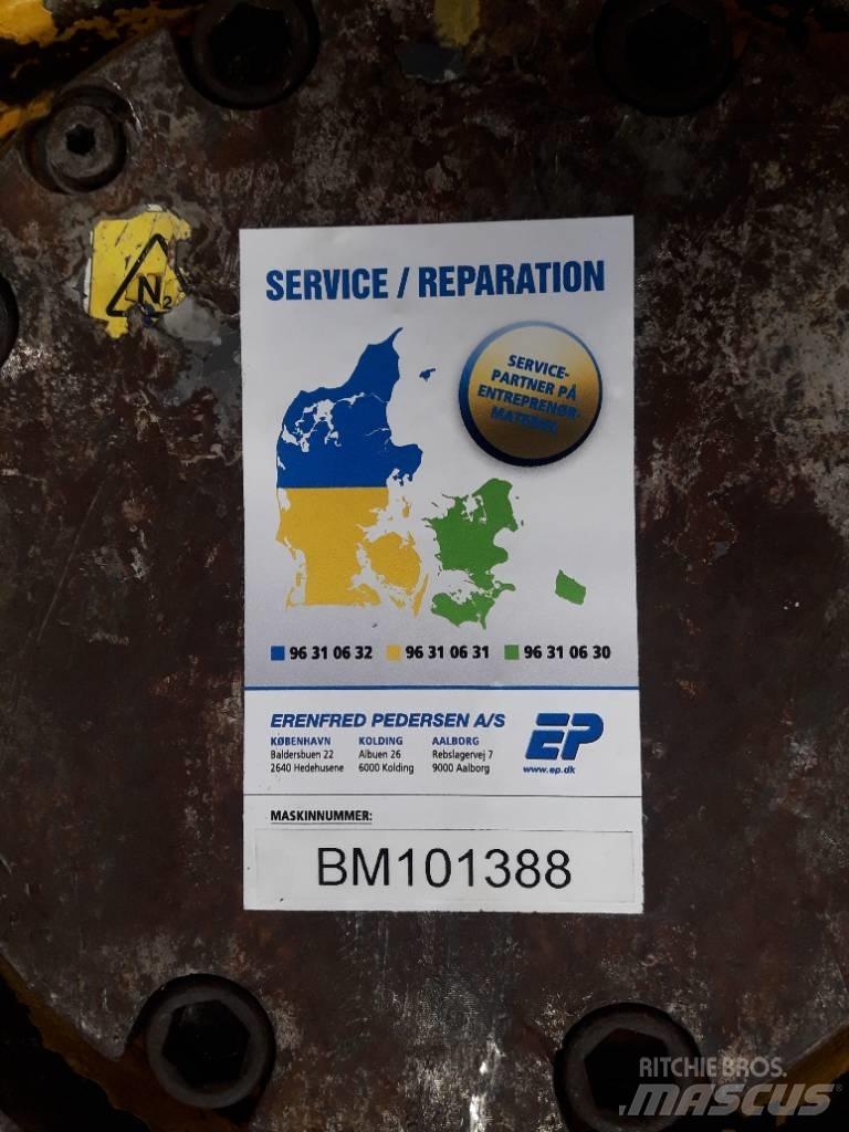 Atlas Copco SB 450 Hidrauliniai kūjai / Trupintuvai