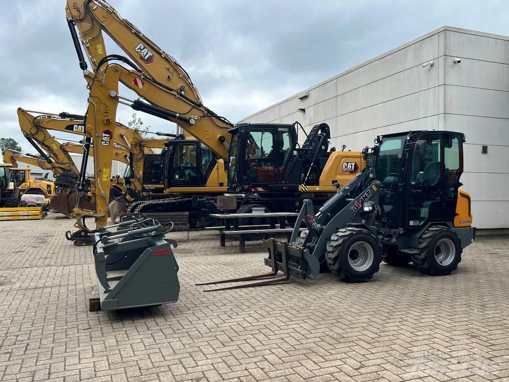 GiANT G2200HD Naudoti ratiniai krautuvai