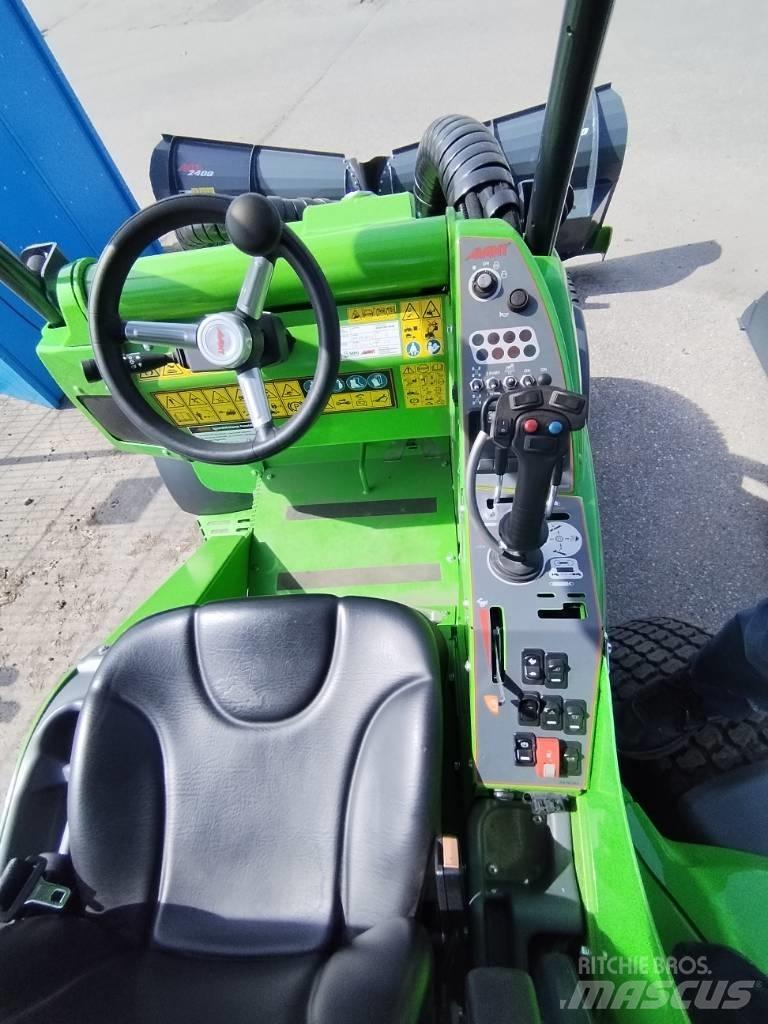 Avant 860 i Universalūs ratiniai krautuvai