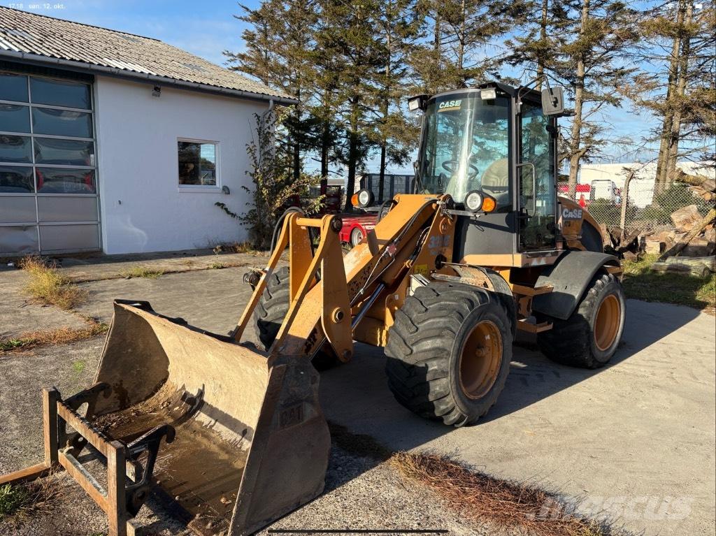 CASE 321 E Naudoti ratiniai krautuvai