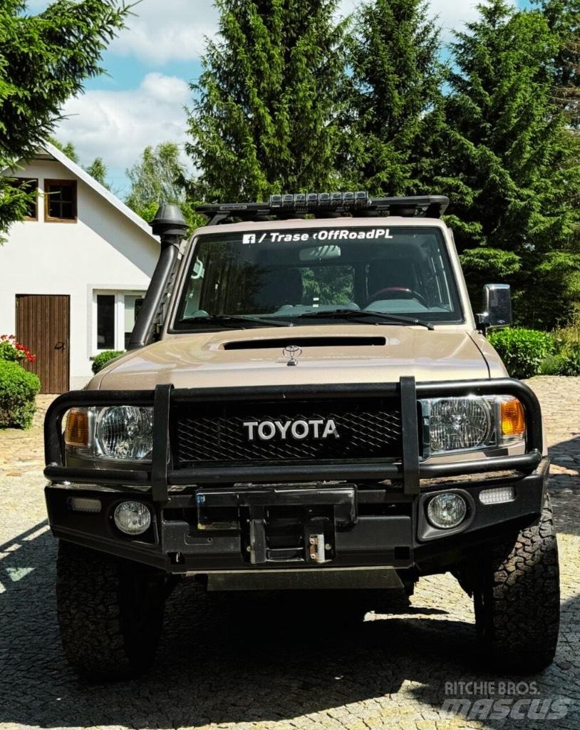 Toyota Landcruiser Visureigiai automobiliai