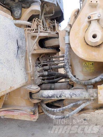 CAT 988K Naudoti ratiniai krautuvai