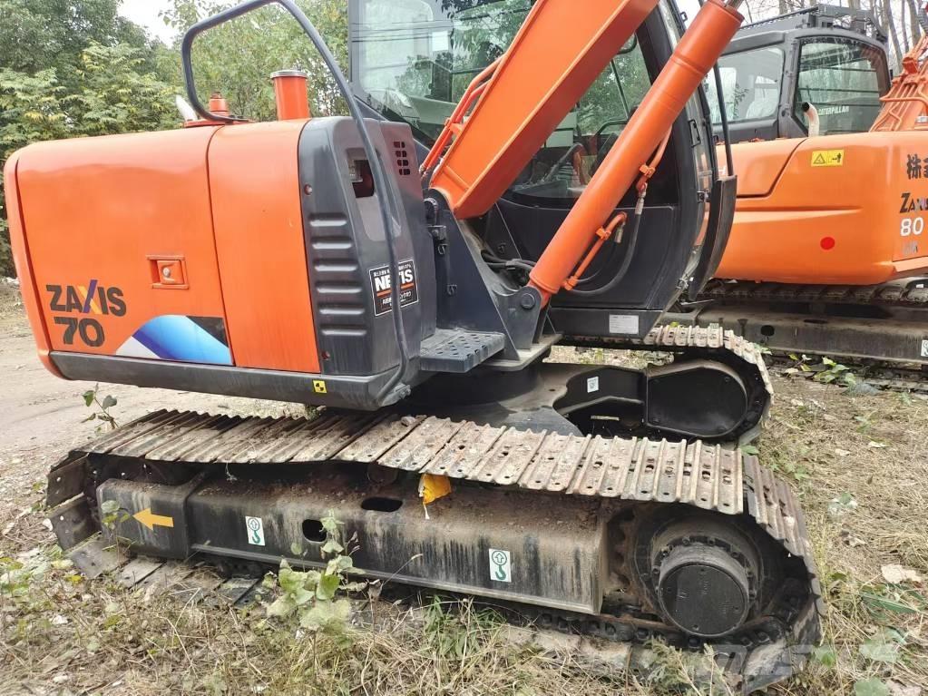 Hitachi ZX 70 Vidutinės galios ekskavatoriai 7-12 t