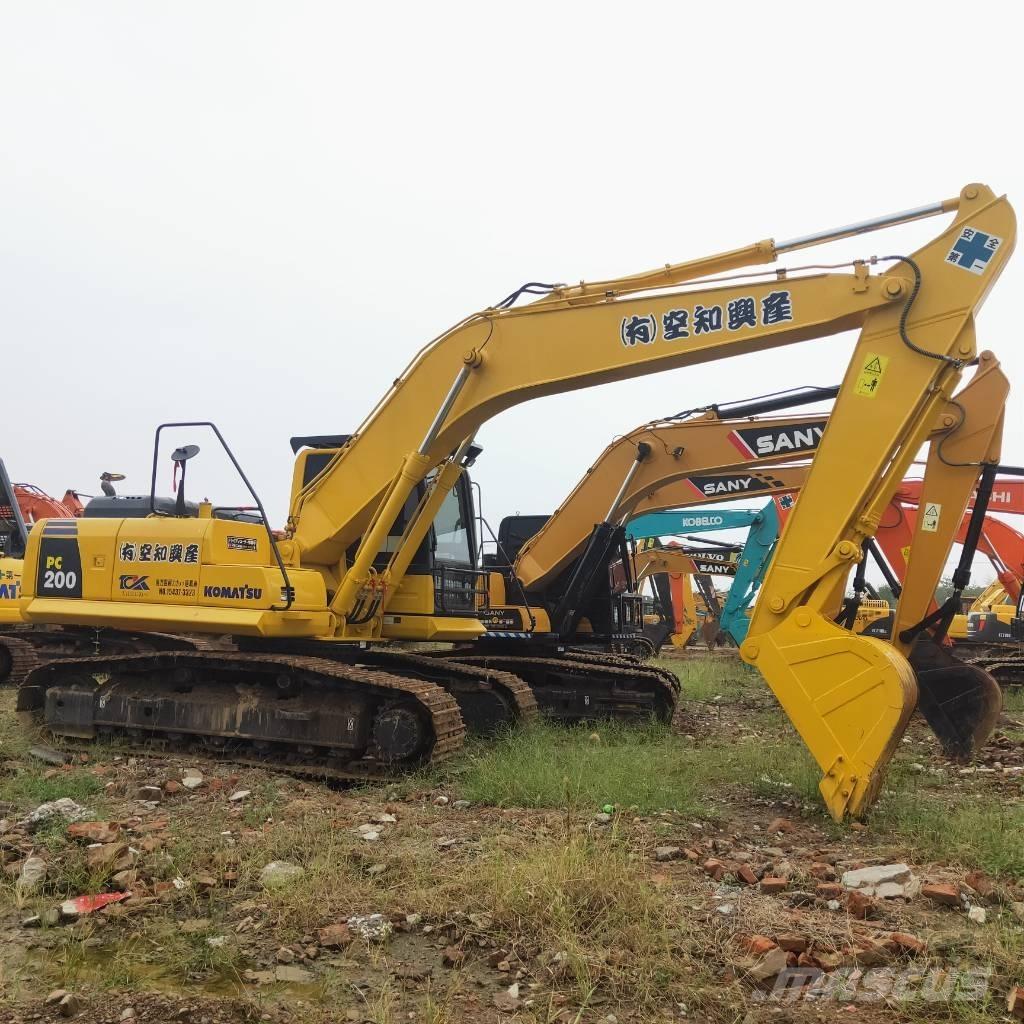 Komatsu PC200-8 Vikšriniai ekskavatoriai