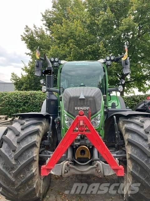 Fendt 724 Vario S4 Traktoriai