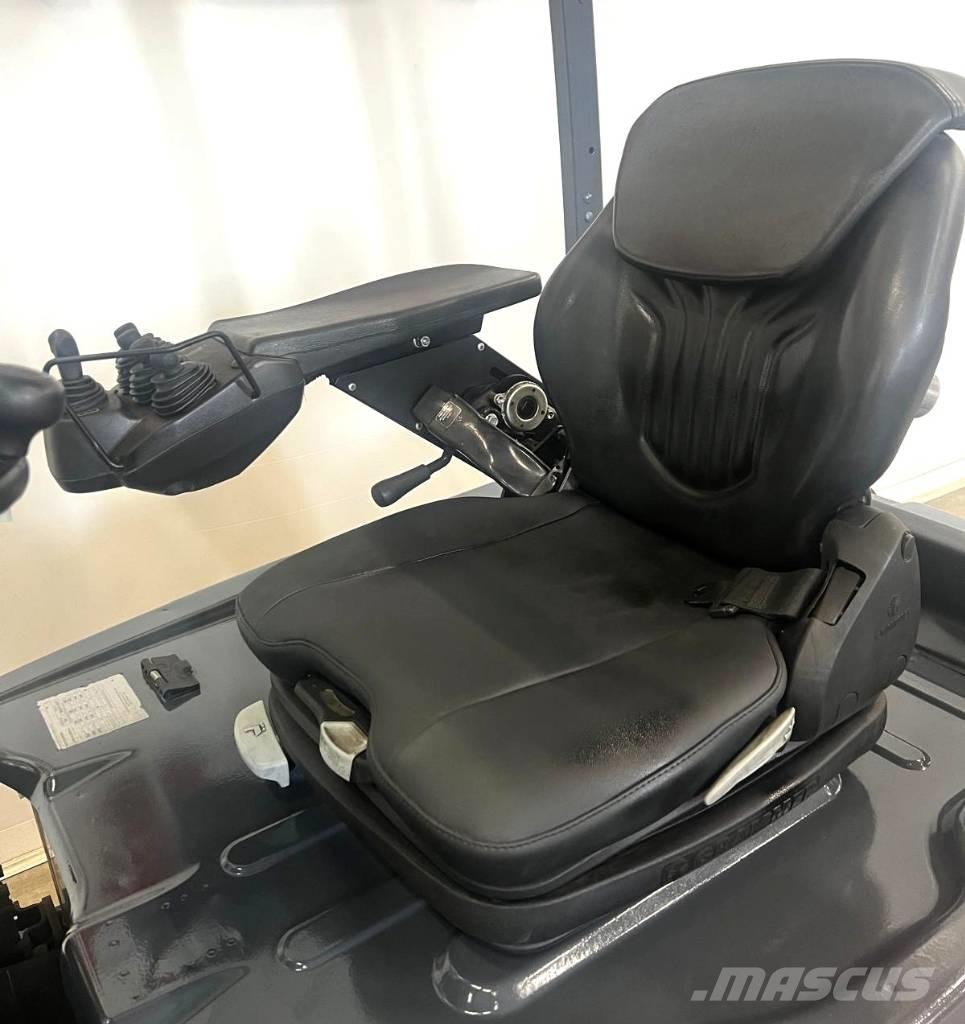Toyota 10941 8FBE18T Elektriniai šakiniai krautuvai