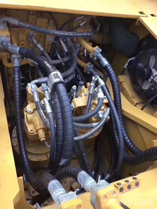 CAT 345 D L Vikšriniai ekskavatoriai