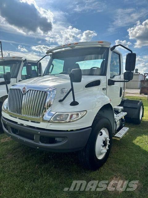 International MV607 Naudoti vilkikai