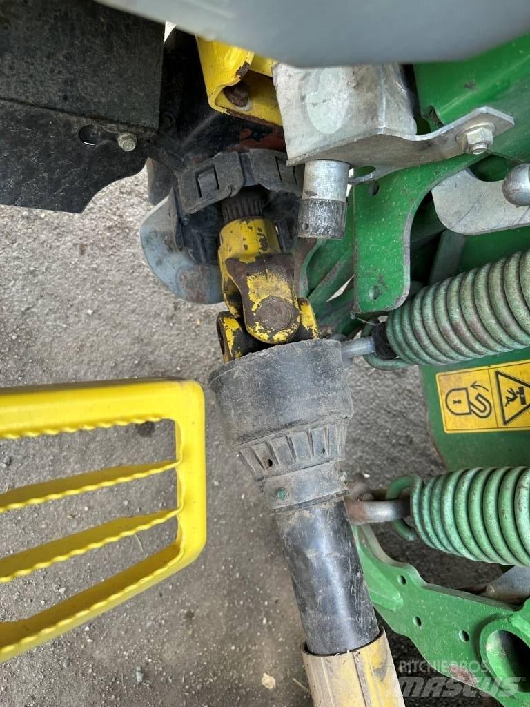 John Deere 8600 Pašarų ruošimo technika