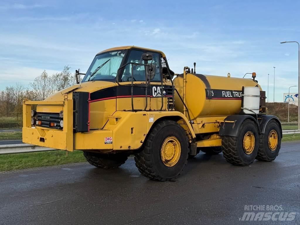 CAT 725 Fuel truck Automobilinės cisternos
