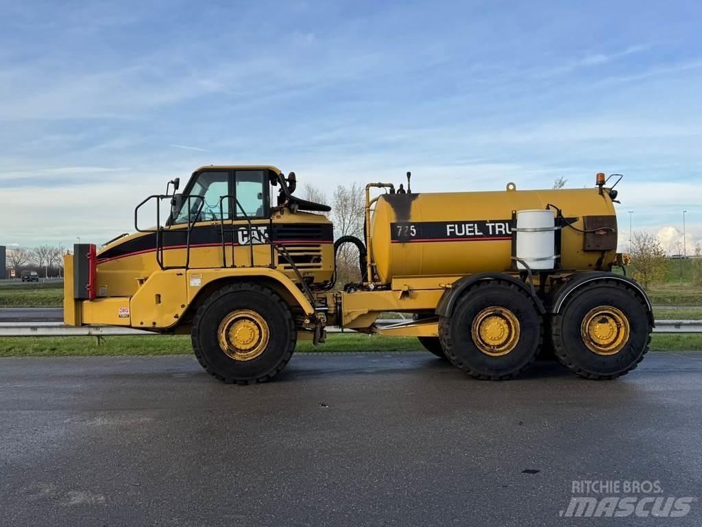 CAT 725 Fuel truck Automobilinės cisternos