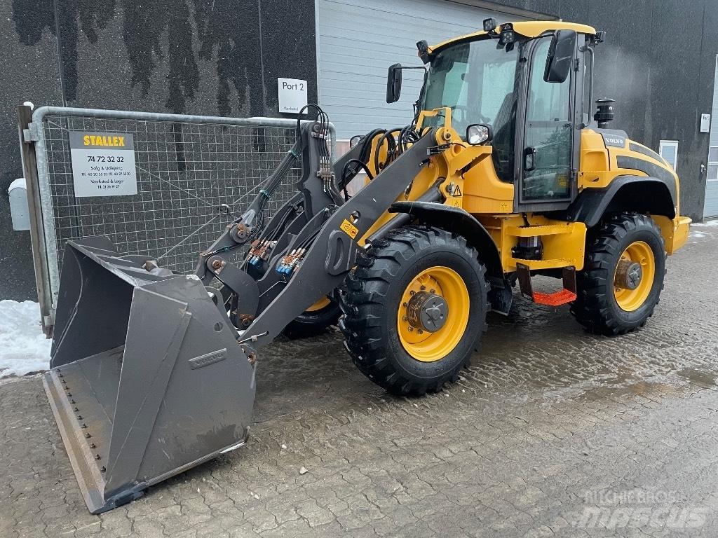Volvo L45H Naudoti ratiniai krautuvai