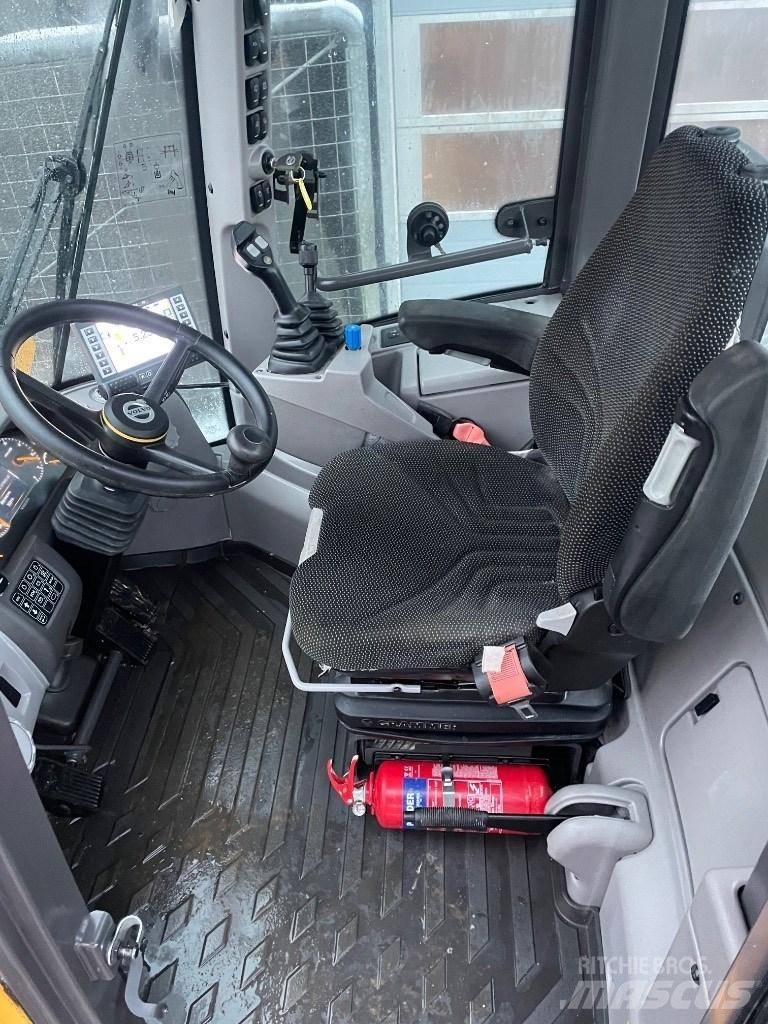 Volvo L45H Naudoti ratiniai krautuvai