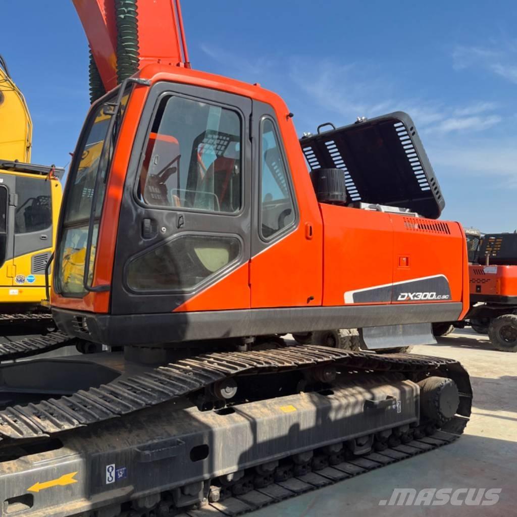Doosan DX 300 Vikšriniai ekskavatoriai