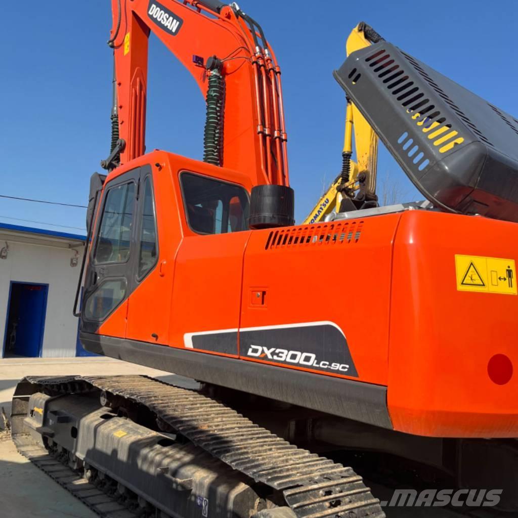 Doosan DX 300 Vikšriniai ekskavatoriai