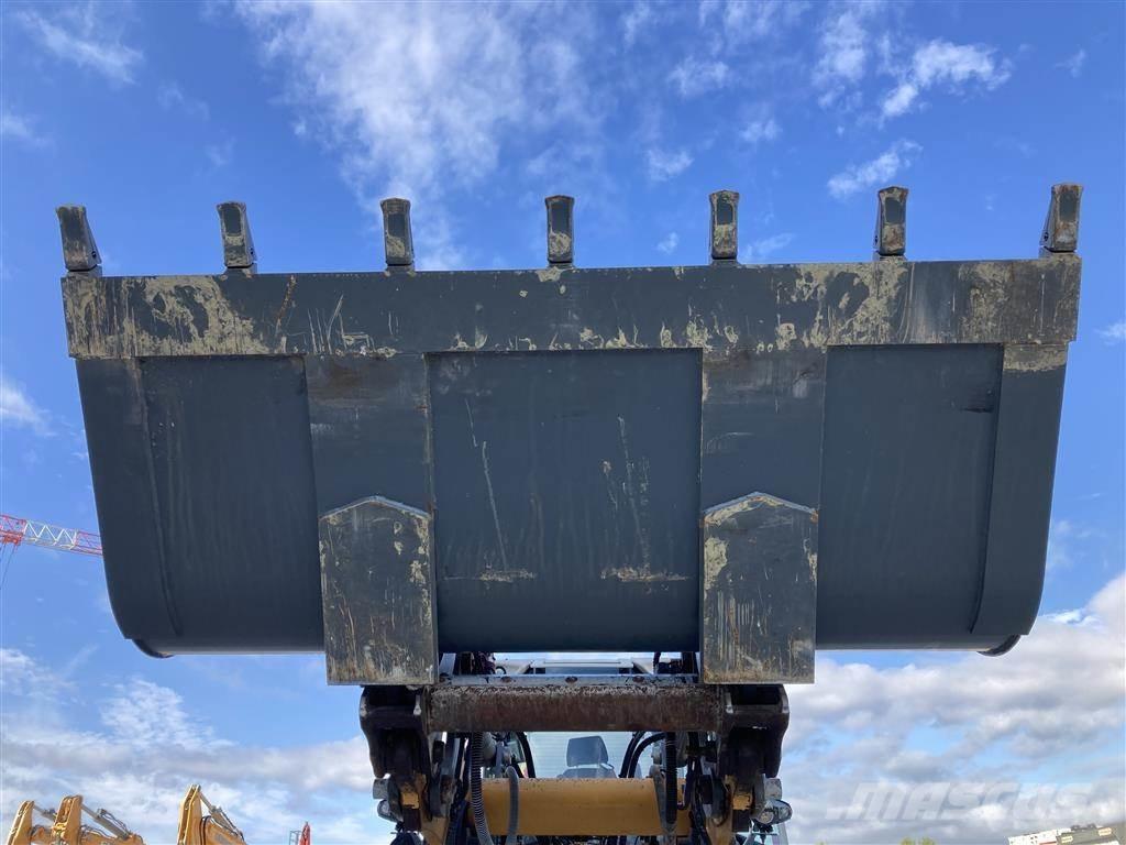 Liebherr L 538 Naudoti ratiniai krautuvai