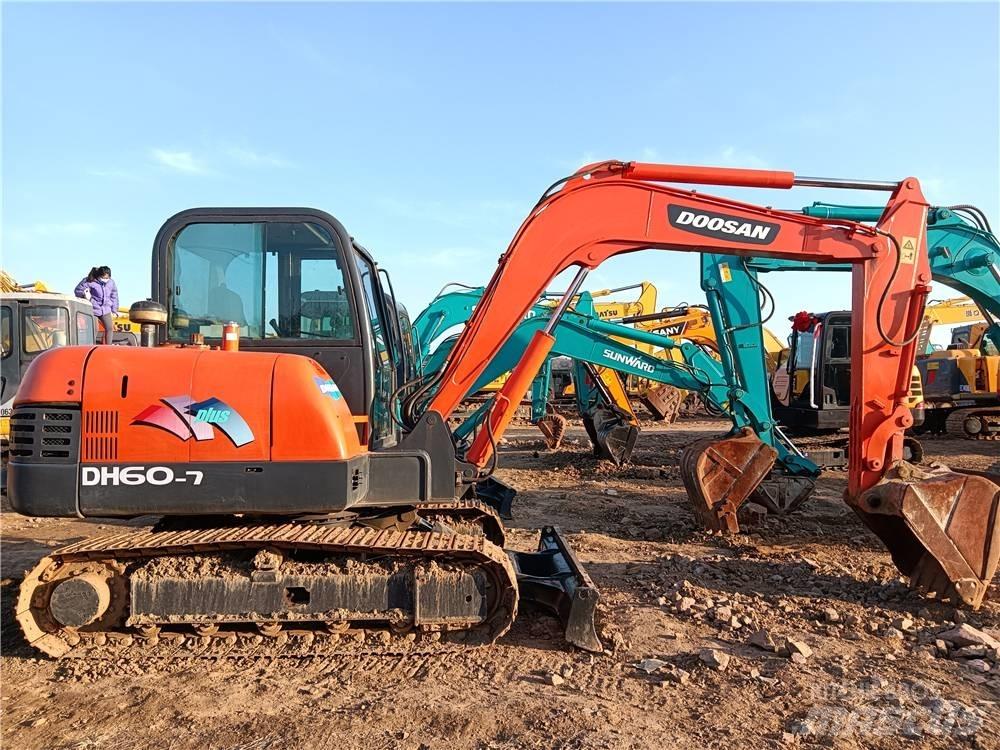 Doosan DH60-7 Vikšriniai ekskavatoriai
