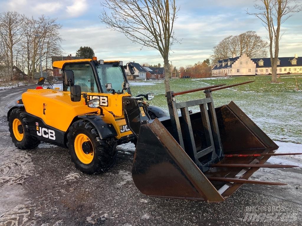 JCB 525-60 Teleskopiniai krautuvai žemės ūkiui