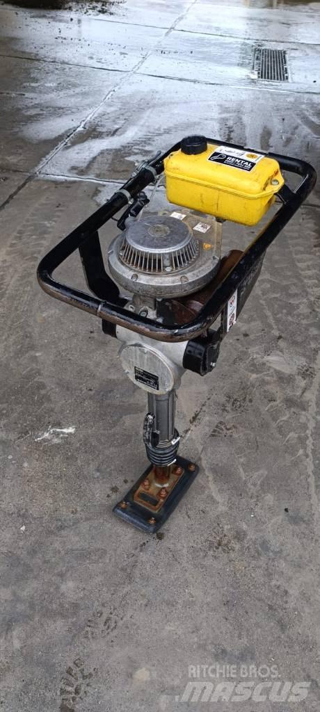 Wacker Neuson BS30 Plūktuvai