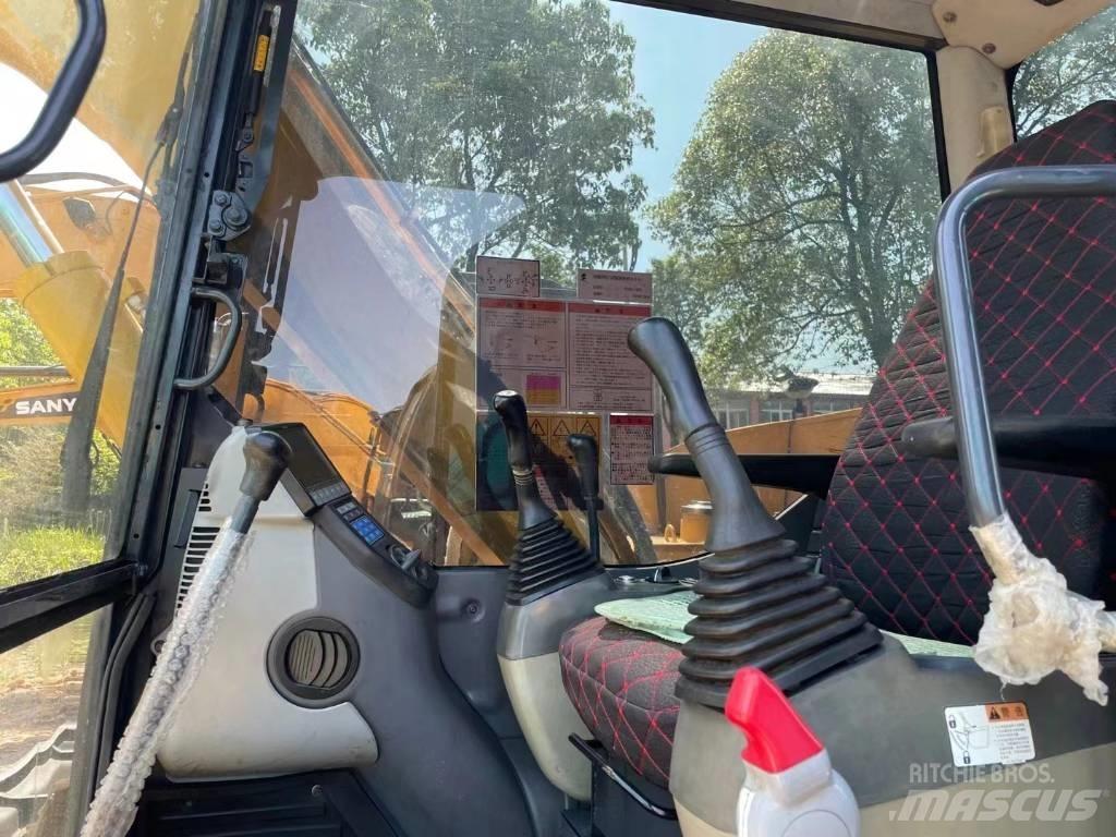 Komatsu PC70-8 Vikšriniai ekskavatoriai